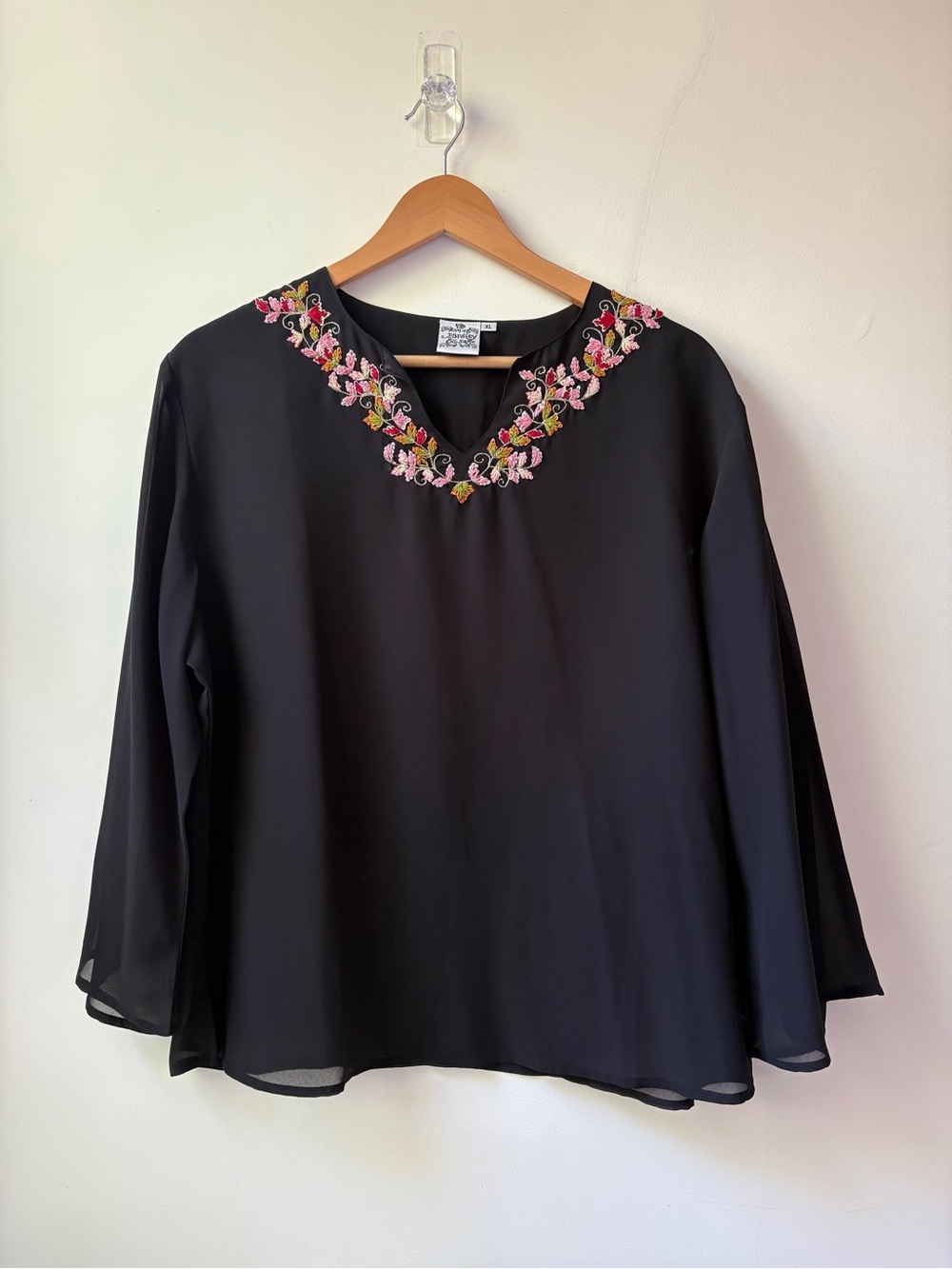 Parsley & Sage Boho Embroidered Top - Picture 3 of 13